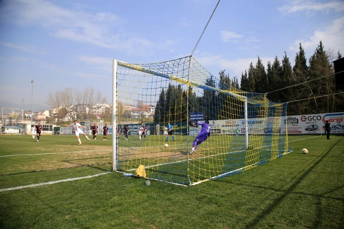 Belediye Derincespor, Isparta 32 Spor\'u 3-0 mağlup etti