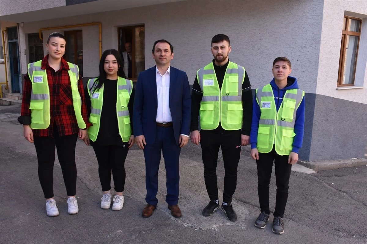 Trabzon\'da Öğrencilerden Kurulan Ekip Yardıma İhtiyacı Olanlara Yardım Ediyor