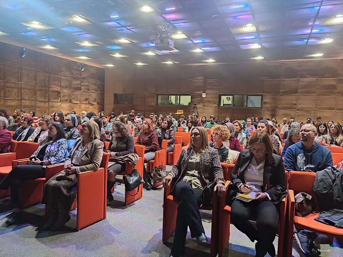Prof. Dr. Serpil Sancar, Türk Kadınlar Birliği\'nin 100. kuruluş yıl dönümünde konferans verdi
