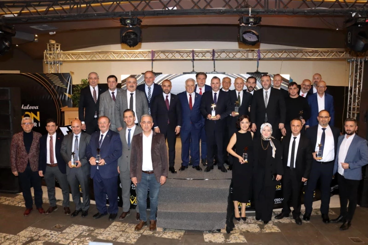 MyYalova Vizyon Ödülleri Töreninde Başarılı Belediye Başkanları ve Firmalara Plaket Verildi