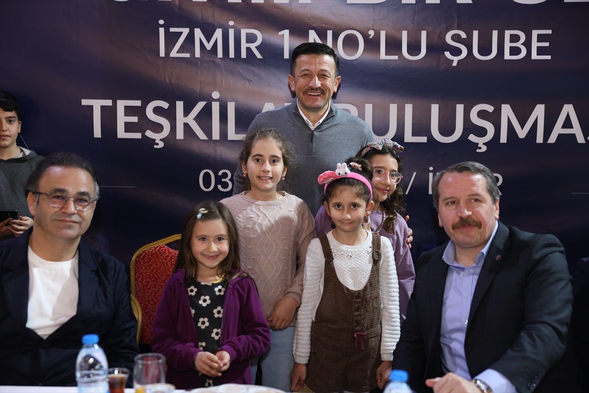 Hamza Dağ, İzmir\'deki Kütüphane Sayısını Arttırmayı Hedefliyor