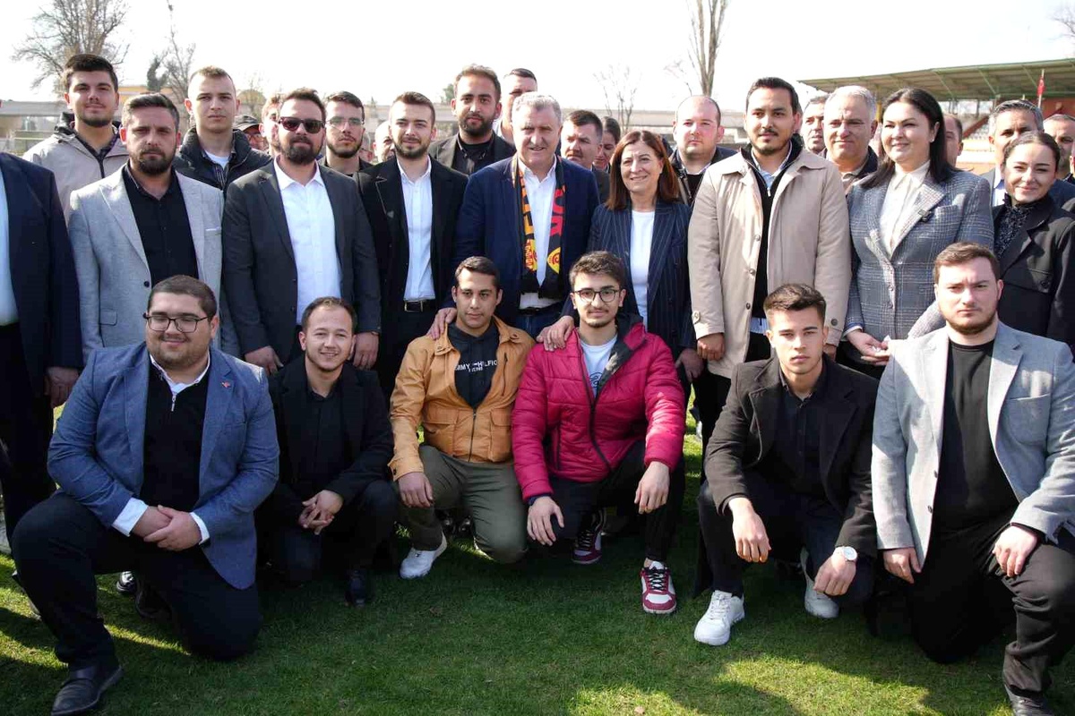Gençlik ve Spor Bakanı Edirne\'de kent meydanı ve Tarihi Kırkpınar Er Meydanı\'nın yenileneceğini açıkladı