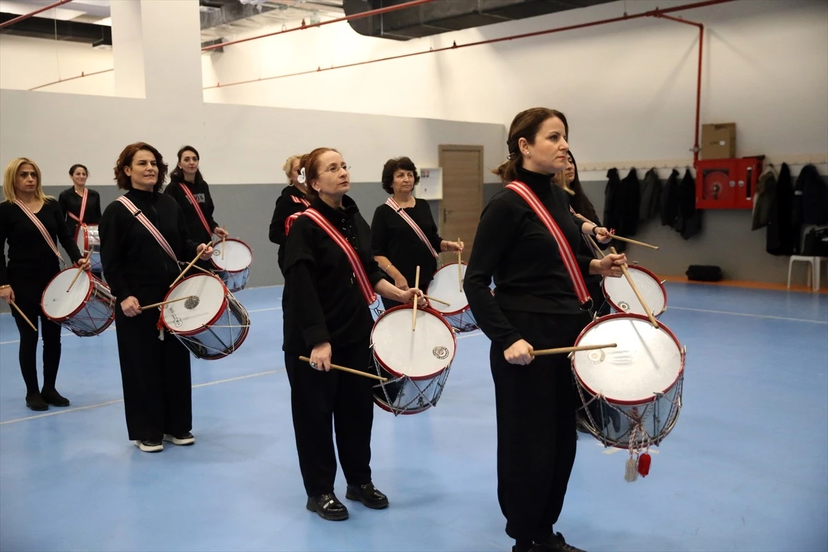 Kastamonu\'da Halime Çavuş Kadın Derneği Üyeleri Tarafından Kurulan Bando Takımı Gösteri Yapmaya Hazırlanıyor