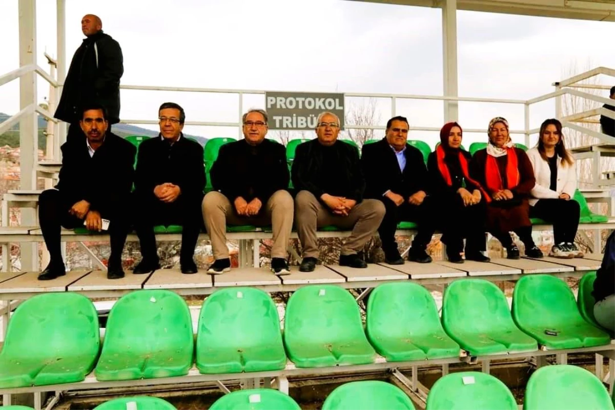 Çameli Belediye Başkanı Cengiz Arslan, Çameli Belediyespor\'u maçta yalnız bırakmadı