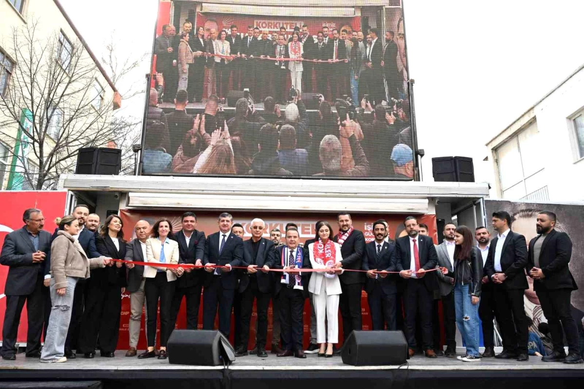 Antalya Büyükşehir Belediye Başkanı Muhittin Böcek, Döşemealtı ve Korkuteli\'de Seçim Koordinasyon Merkezlerinin Açılışını Gerçekleştirdi