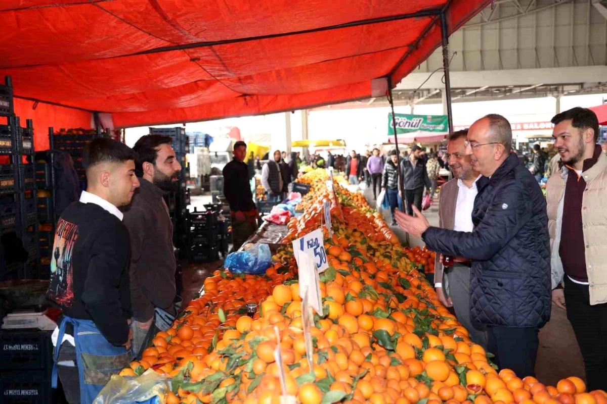 Meram Belediye Başkanı Mustafa Kavuş, Muhacir Pazarı esnaflarını ziyaret etti