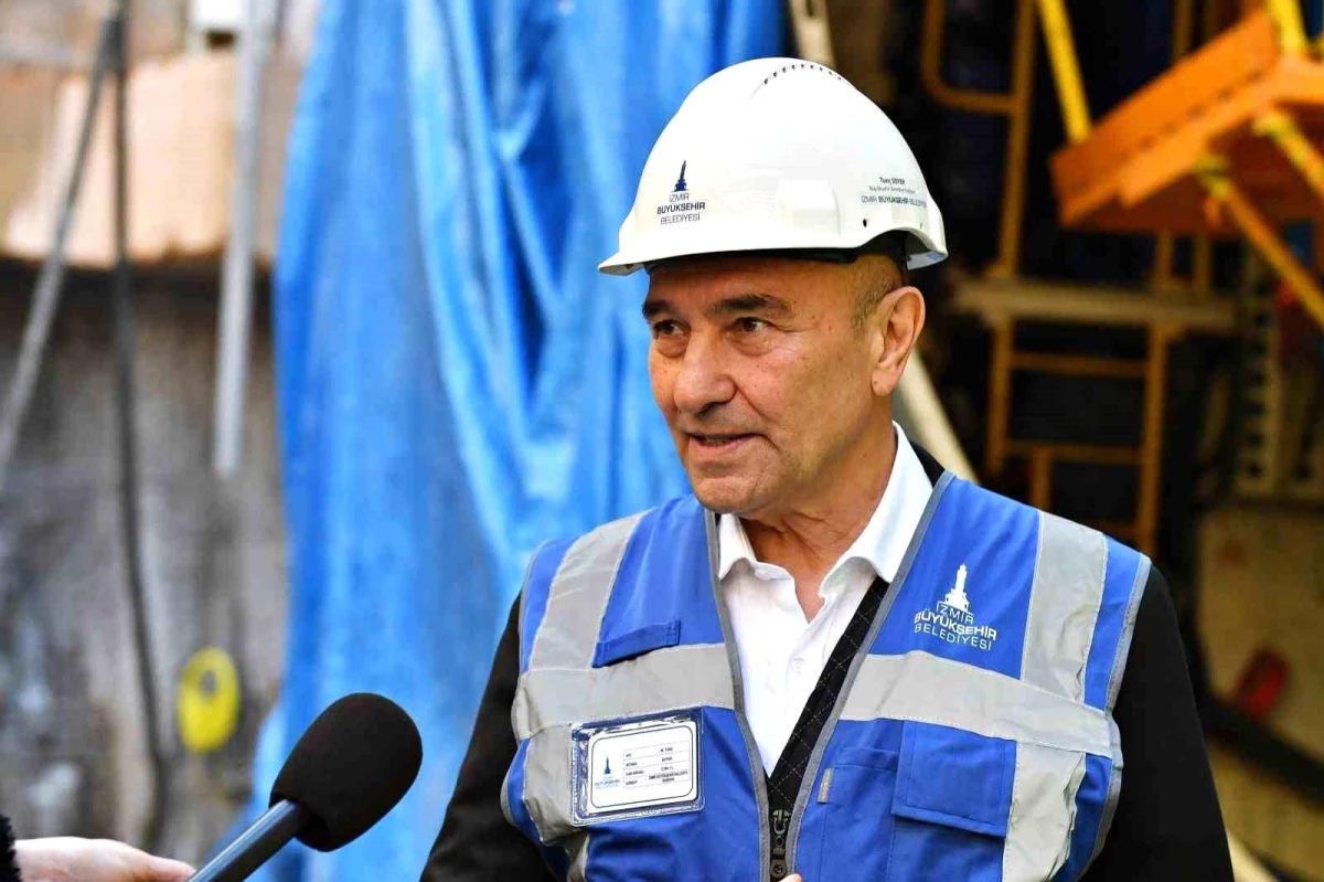 İzmir Büyükşehir Belediyesi Buca Metrosu\'nda Çalışmaları İnceledi