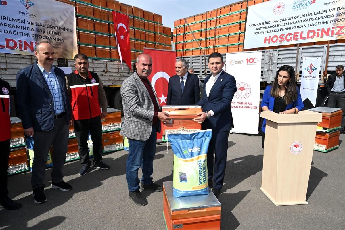 Batman\'da Arıcılığın Geliştirilmesi ve Bal Üretiminin Arttırılması İçin 524 Arıcıya Destek