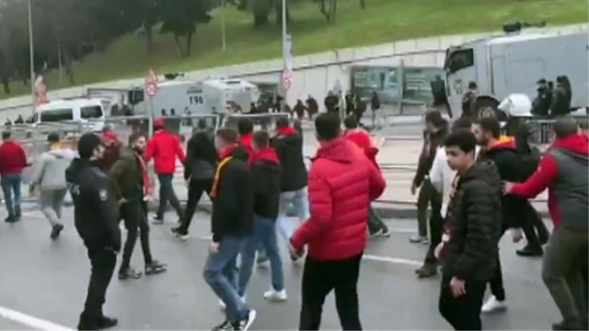 Polis araya girdi! Beşiktaş ve Galatasaray taraftarları arasında gerginlik