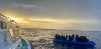 Bodrum açıklarında Yunanistan unsurlarınca geri itilen 33 düzensiz göçmen kurtarıldı