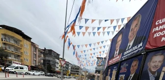 CHP Pamukkale İlçe Başkanı Uğur Coşkun, AK Parti'nin Seçim Koordinasyon Merkezi Önündeki Çalışmayı Eleştirdi