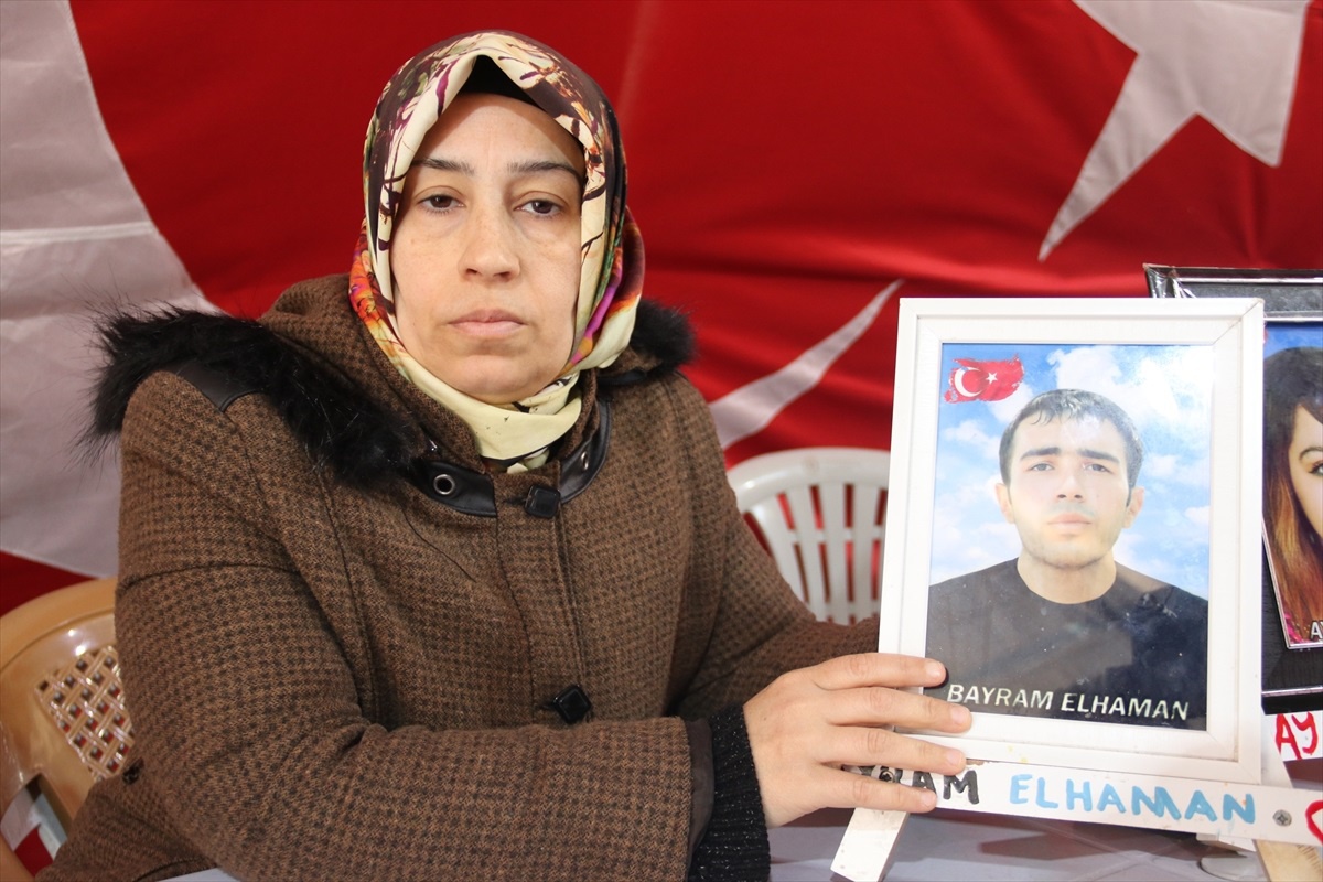 Diyarbakır anneleri HDP il binası önünde oturma eylemini sürdürüyor