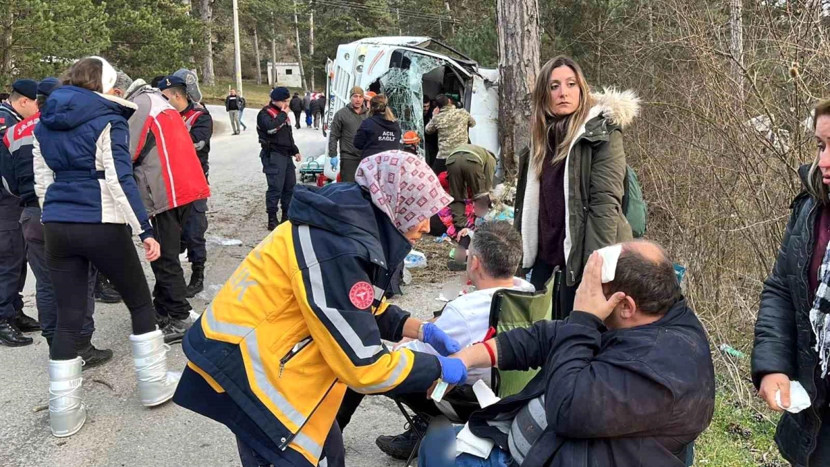 Bolu Kartalkaya Kayak Merkezi\'nde minibüs kazası: 9 kişi taburcu oldu