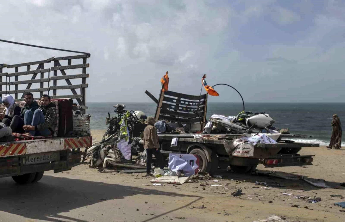 İsrail\'in Gazze Şeridi\'nde insani yardım konvoyuna saldırısı: En az 9 Filistinli öldü