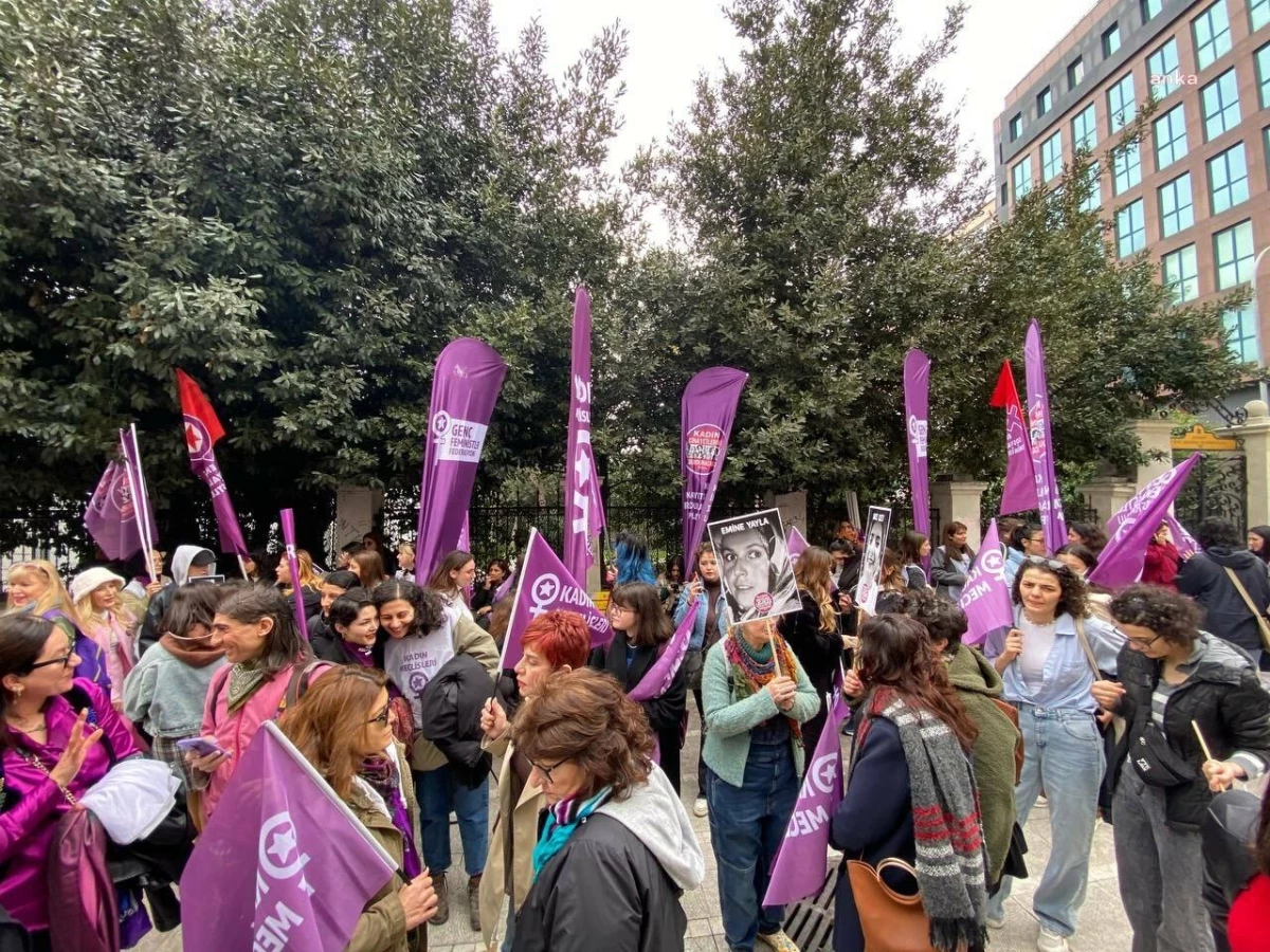Kadın Platformu, Kadıköy\'de basın açıklaması düzenledi