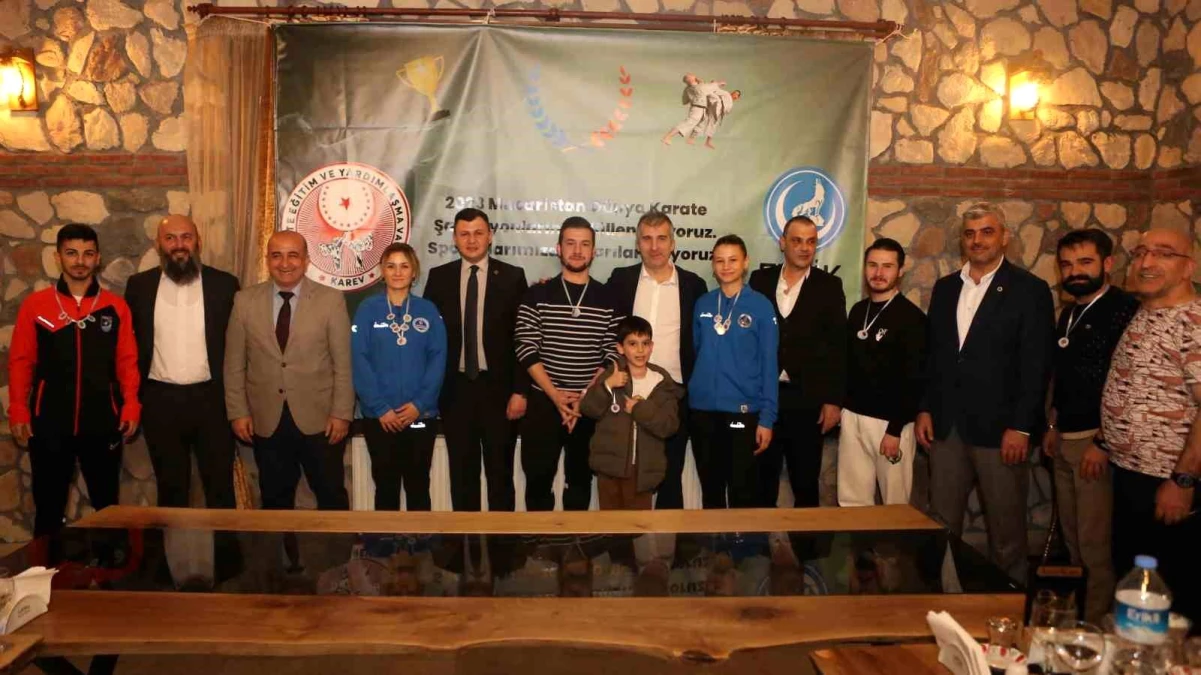 Macaristan\'da düzenlenen Dünya Karate Şampiyonası\'nda madalya kazanan sporcular ödüllendirildi