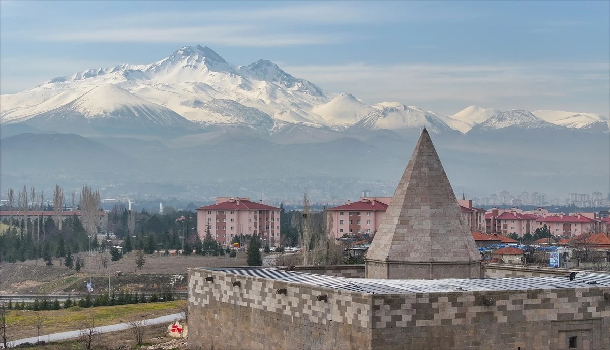 Kayseri\'deki 700 yıllık Köşk Medrese, kültür ve sanat merkezi olarak hizmet vermeye hazırlanıyor