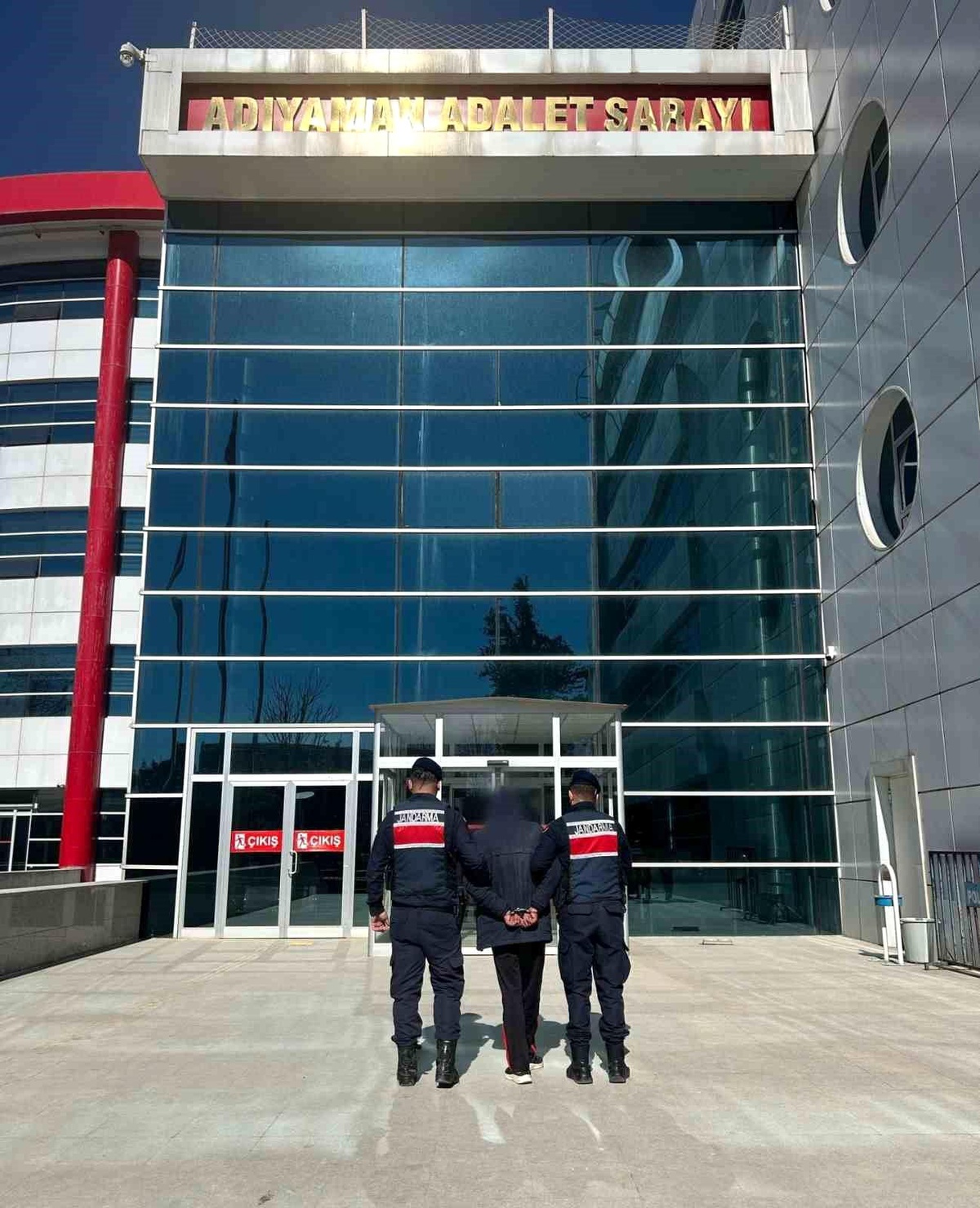 Adıyaman\'da 8 yıl 4 ay hapis cezası bulunan şahıs yakalandı