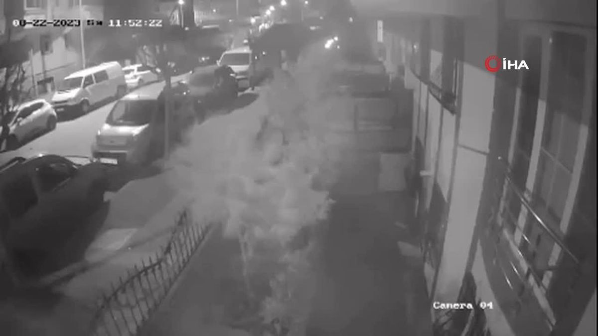 Küçükçekmece\'de 19 aracın lastiklerini bıçak ile böyle patlattılar