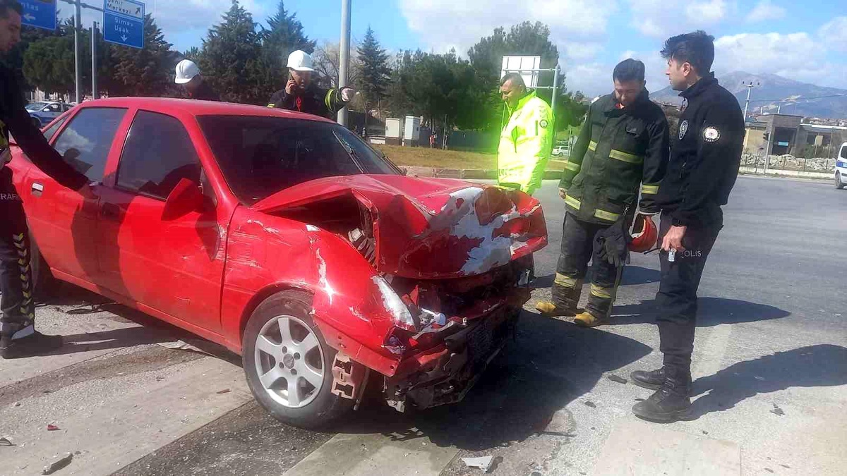 Kütahya\'da trafik kazası: 3 ölü, 2 yaralı