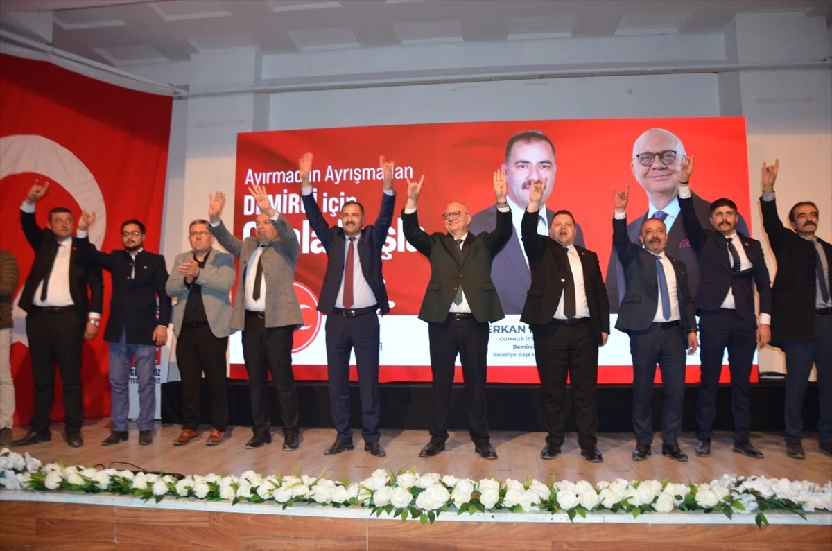 Manisa Büyükşehir Belediye Başkanı Cengiz Ergün, Demirci ilçesinde ziyaretler gerçekleştirdi