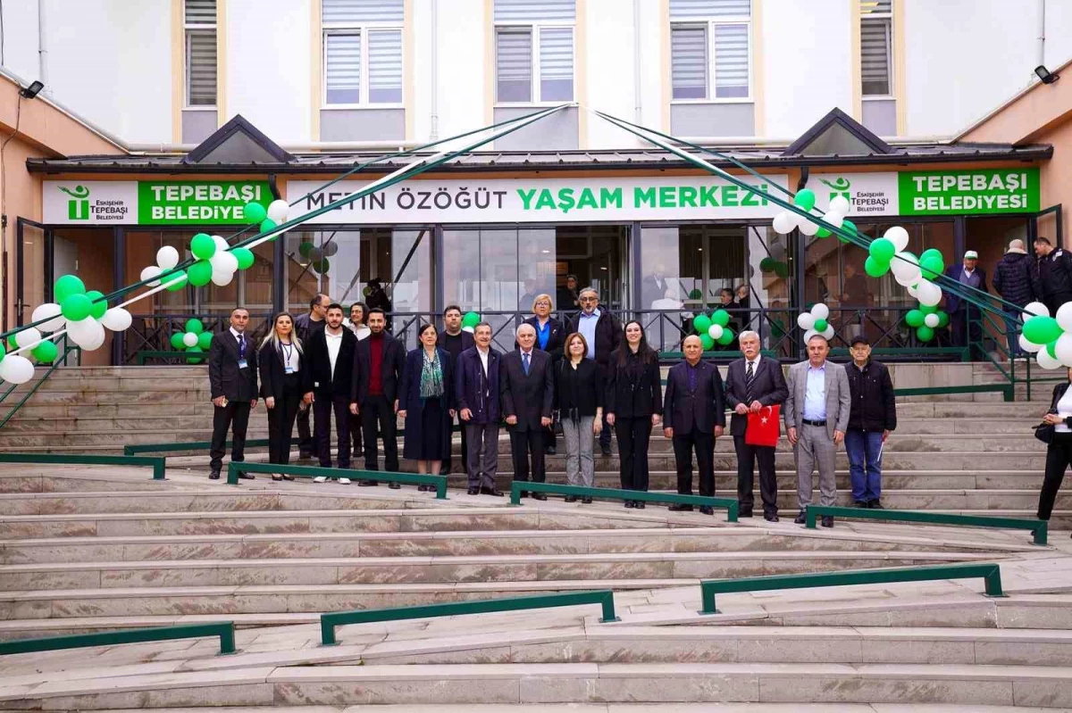 Tepebaşı Belediyesi Metin Özöğüt Yaşam Merkezi Açıldı