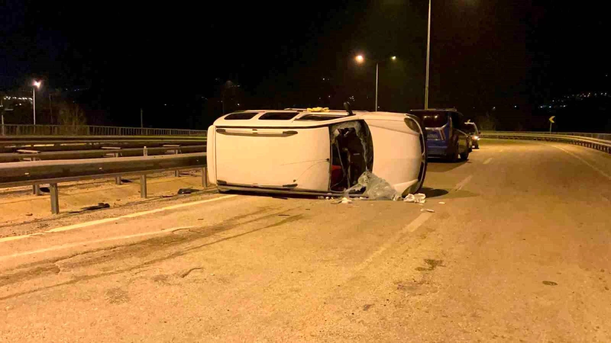 İnegöl\'de kaza: Takla atan araç 50 metre sürüklendi, 4 kişi yaralandı