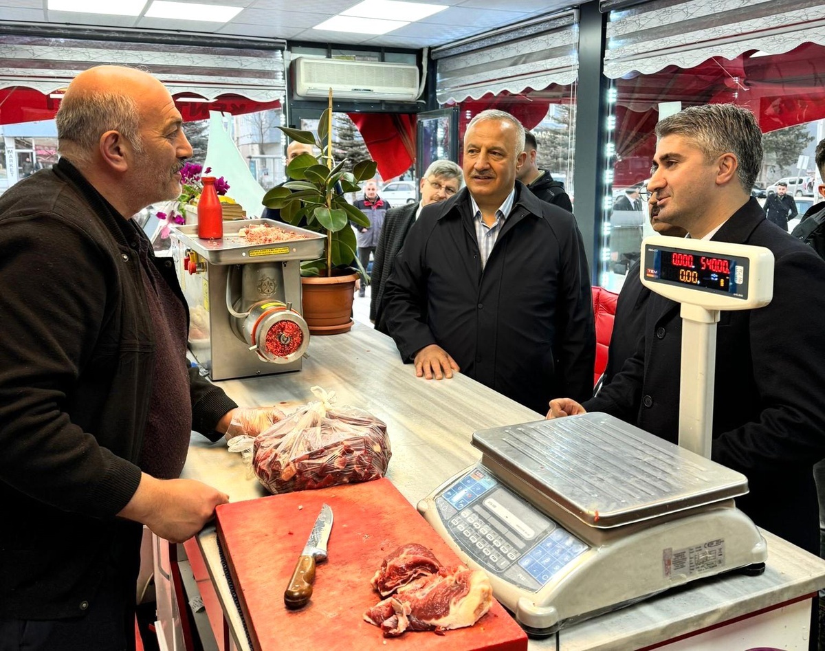 Aile ve Sosyal Hizmetler Bakan Yardımcısı Aziziye\'de Esnaf ve Partililerle Buluştu