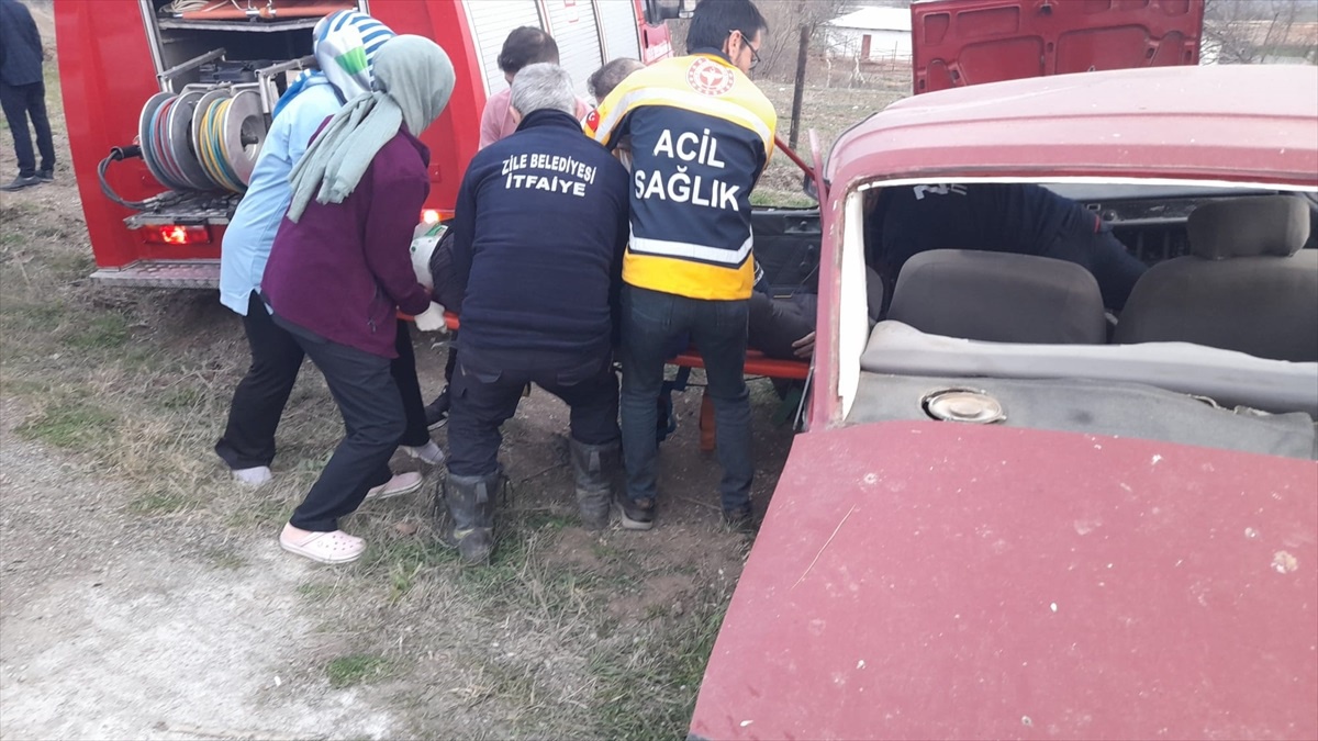 Tokat\'ın Zile ilçesinde otomobiller çarpıştı: 1 yaralı