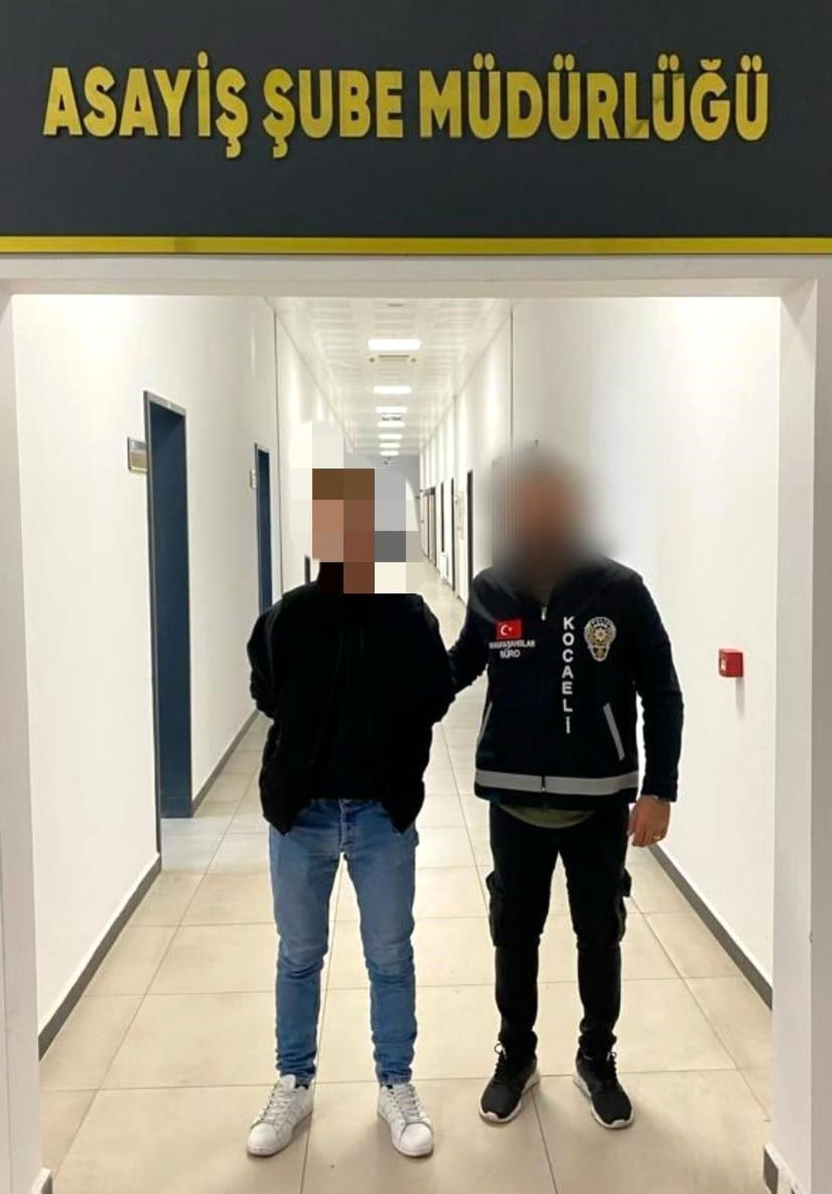 Kocaeli\'de Fuhuşa Aracılık ve Uyuşturucu Ticareti Suçundan Aranan 2 Hükümlü Yakalandı