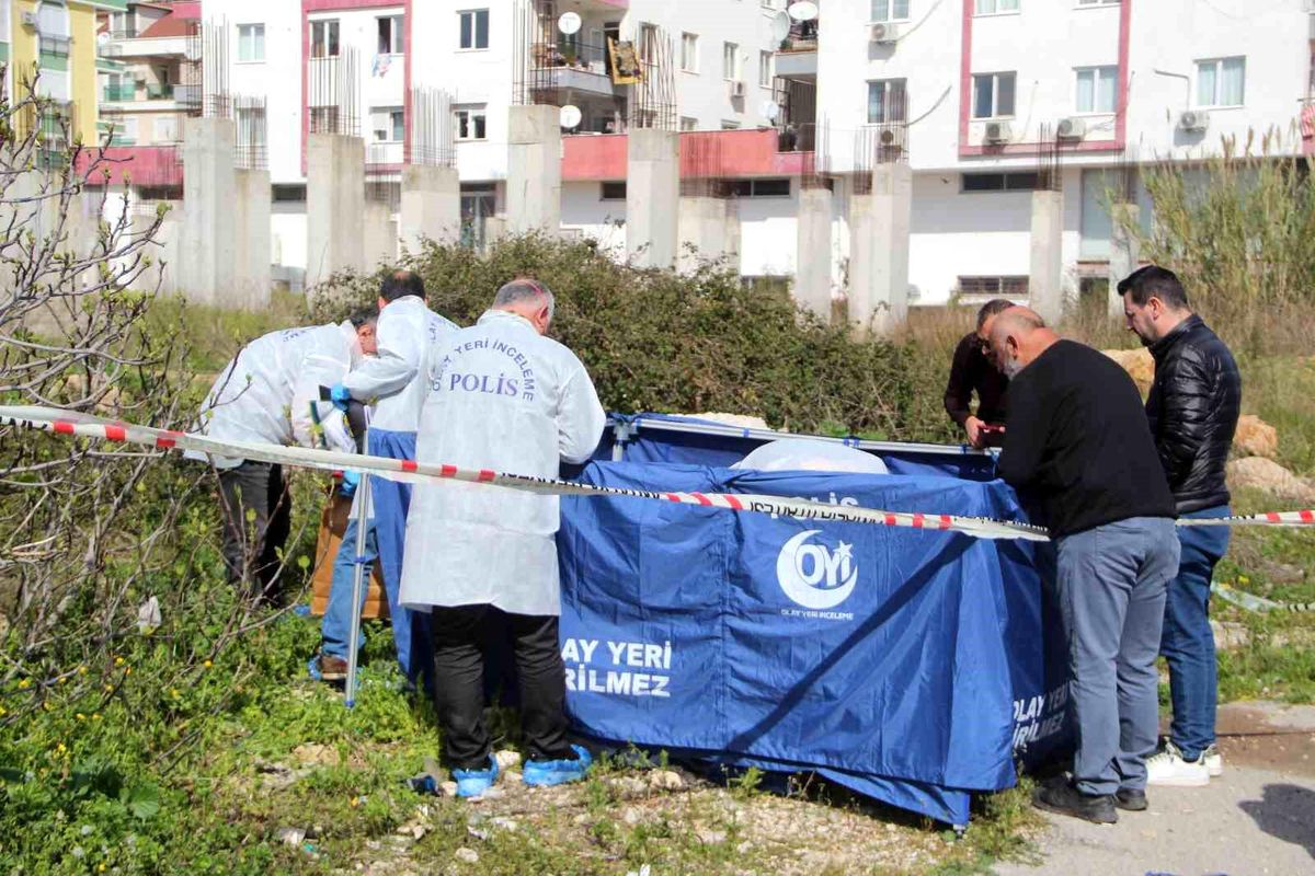 Antalya\'da Yol Kenarında Bulunan Cenaze Ayşe Dilek\'e Ait Çıktı