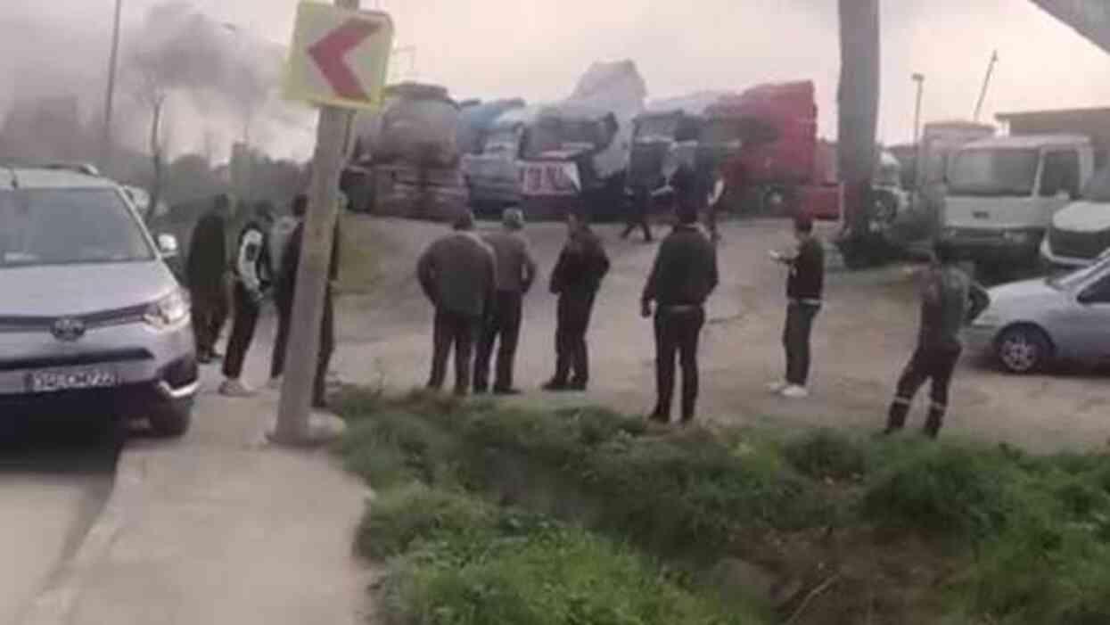 �stanbul'da dinlenme tesisindeki tankerde patlama! �l� ve yaral�lar var