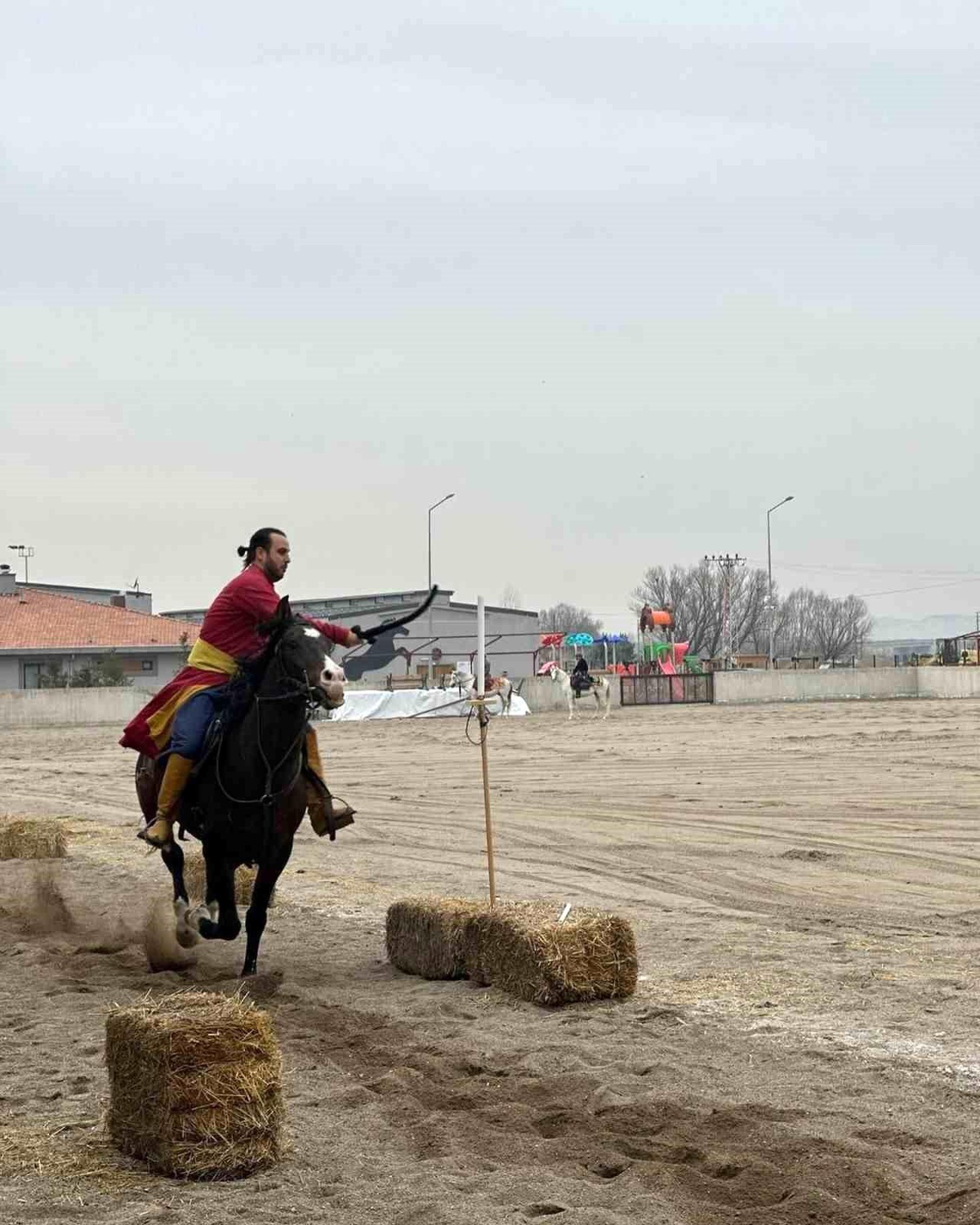 Kayseri Büyükşehir Belediyesi Spor A.Ş. Geleneksel Atlı Savaş Sanatları Müsabakaları ve Silahşorlük Turnuvası Tamamlandı
