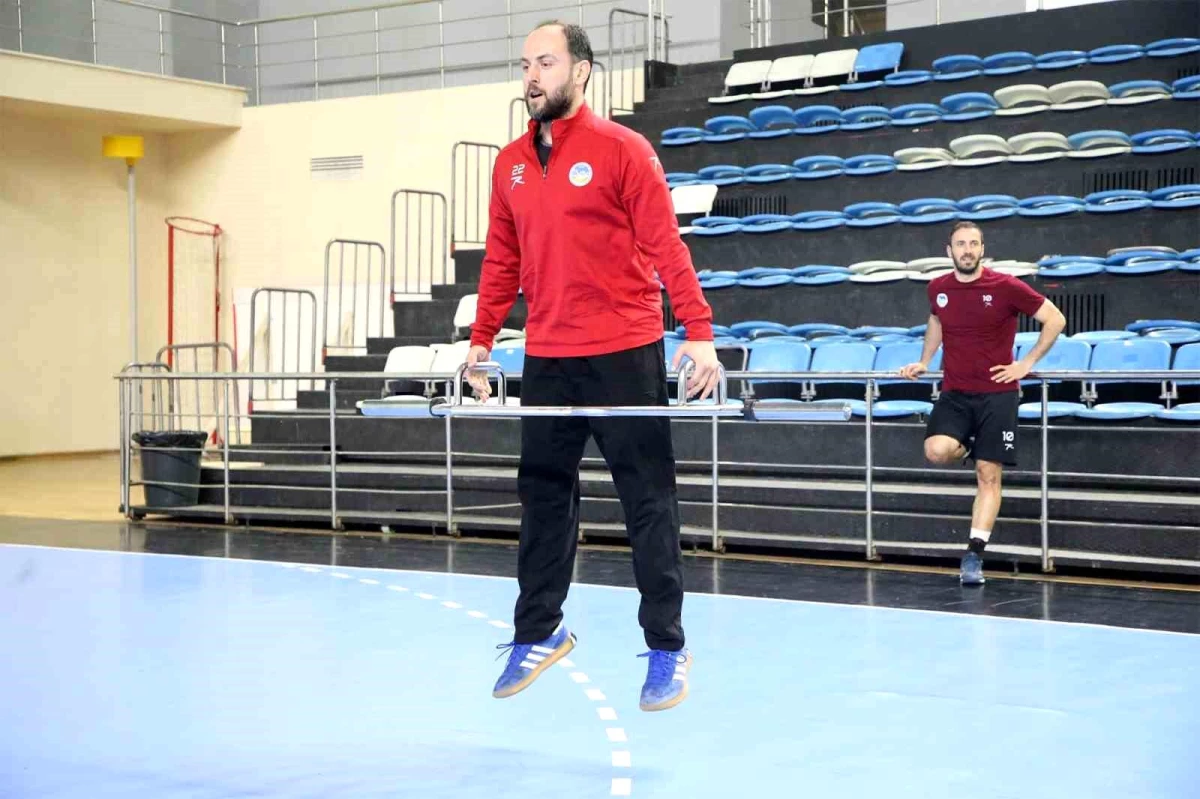 Sakarya Büyükşehir Hentbol Takımı, Beşiktaş maçı için hazırlıklarını sürdürüyor