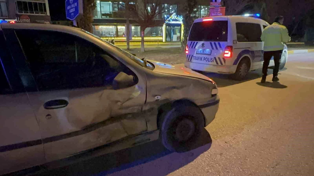 Elazığ\'da Trafik Kazası: 2 Kişi Yaralandı
