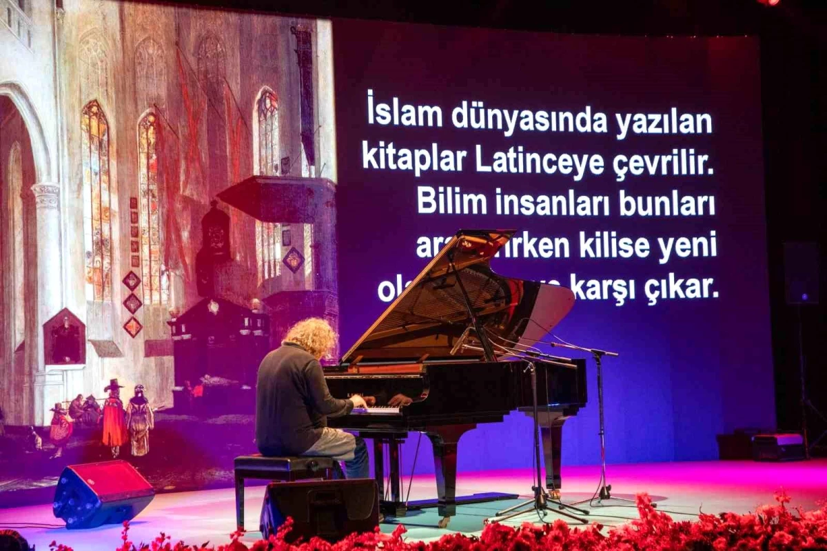 Müzisyen Tuluyhan Uğurlu, Uzayın Derinliklerine Yolculuklar isimli piyano resitali gerçekleştirdi