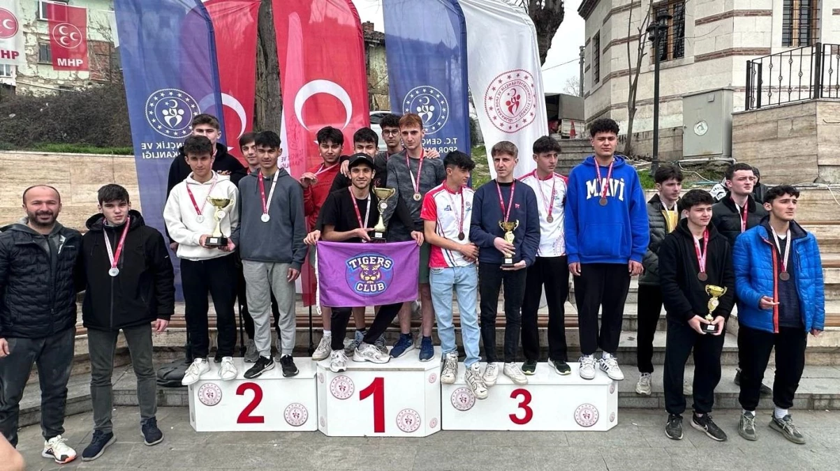Okul Sporları Gençler A-B Oryantiring Müsabakalarında 68 Sporcu Yarıştı