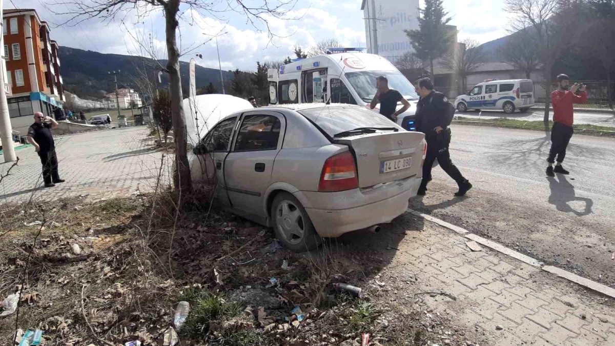 Bolu Mudurnu\'da Minibüsün Arkadan Çarptığı Kazada 1 Kişi Yaralandı