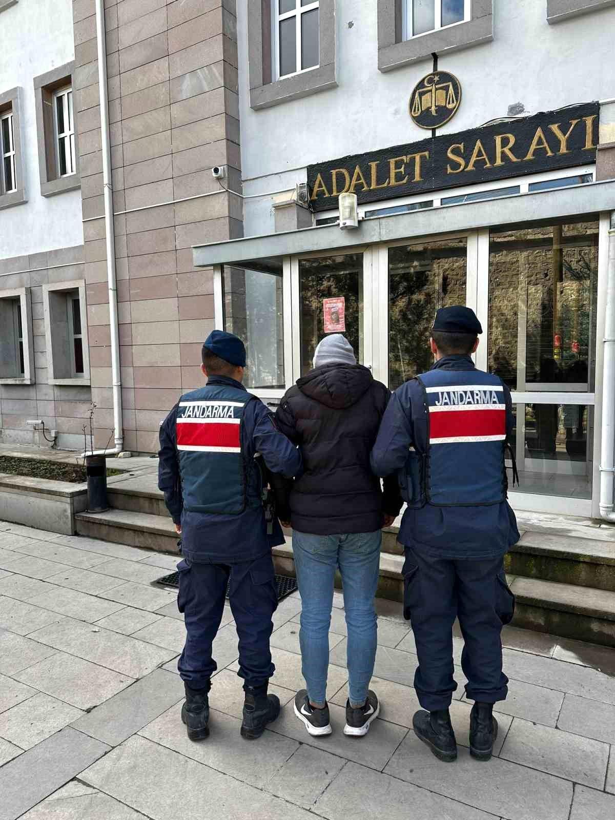 Afyonkarahisar\'da hırsızlık suçundan aranan şahıs yakalandı