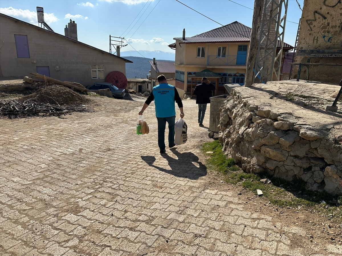 İlim Dünyası Derneği\'nden Konya\'da 1000 ihtiyaç sahibi aileye yardım