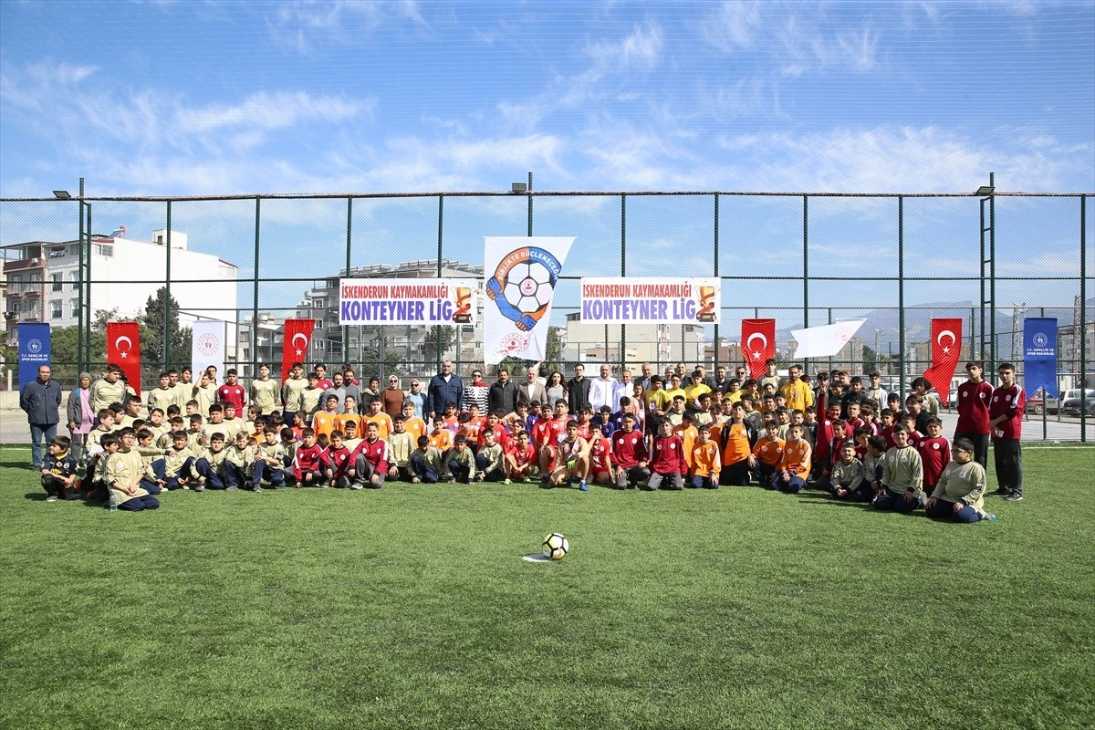 İskenderun\'da depremzede çocuklar için futbol turnuvası başladı