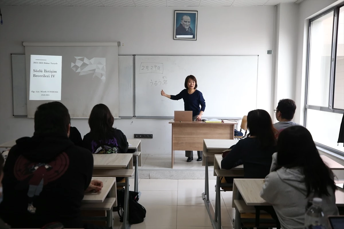 ÇOMÜ\'de Japon Dili Eğitimi veren öğretim görevlisi Ichimura Miyuki, Türkiye-Japonya ilişkilerine katkı sağlıyor