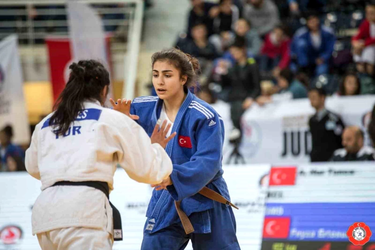 Denizli\'de Judo Yıldızlar Okul Sporları Türkiye Şampiyonası Heyecanı