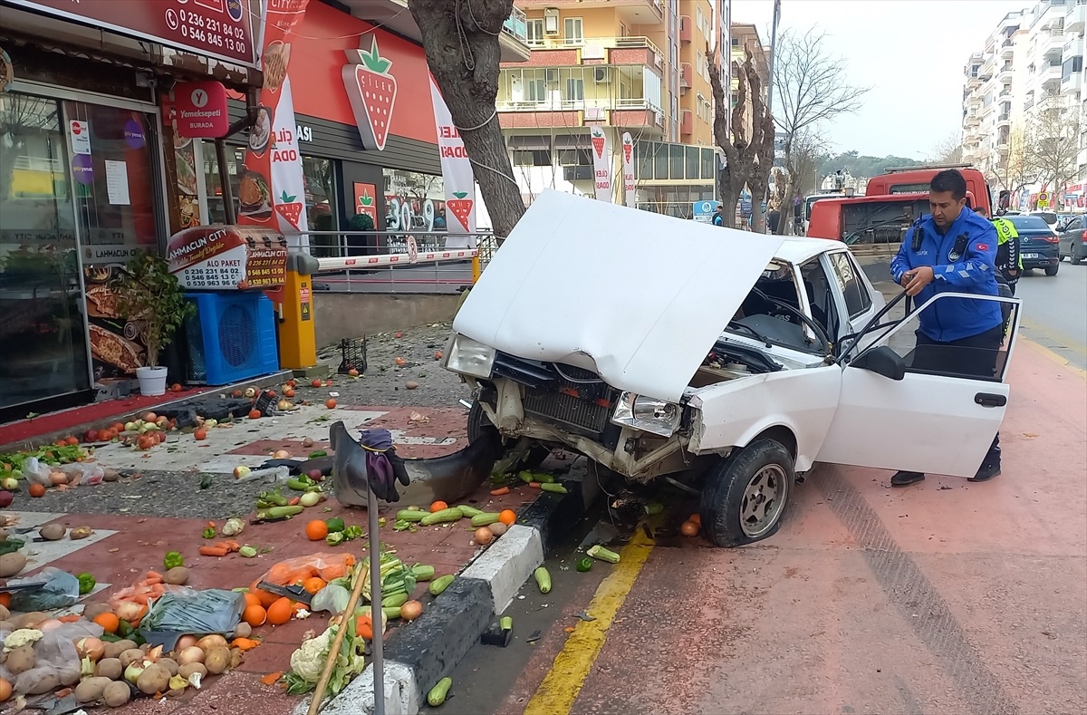 Manisa\'da trafik kazasında 2 kişi yaralandı