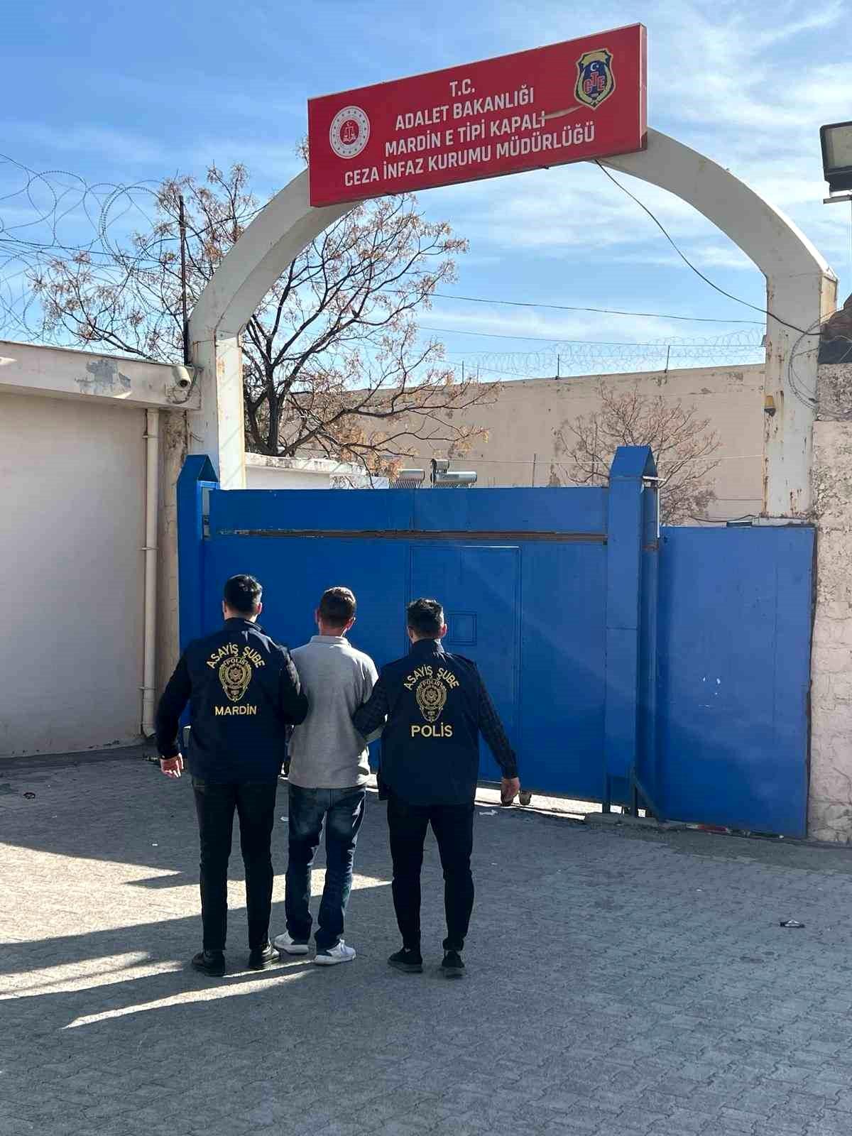 Mardin\'de yapılan operasyonda 12 şüpheli tutuklandı