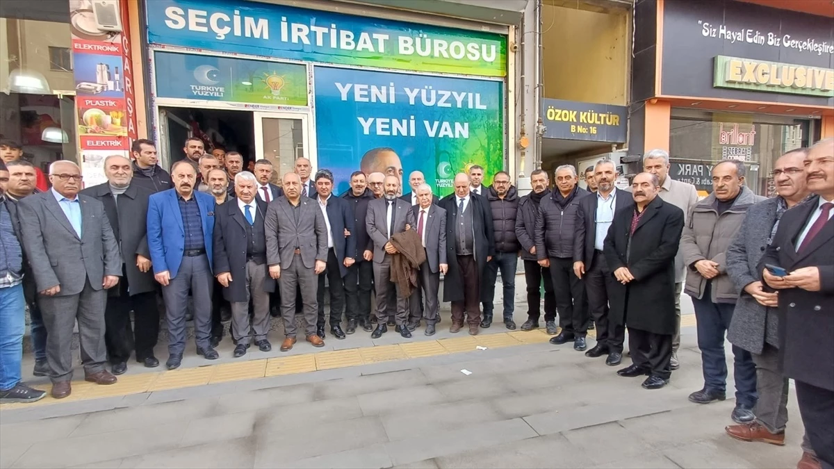 MHP Van İl Teşkilatı, AK Parti Seçim Koordinasyon Merkezini Ziyaret Etti