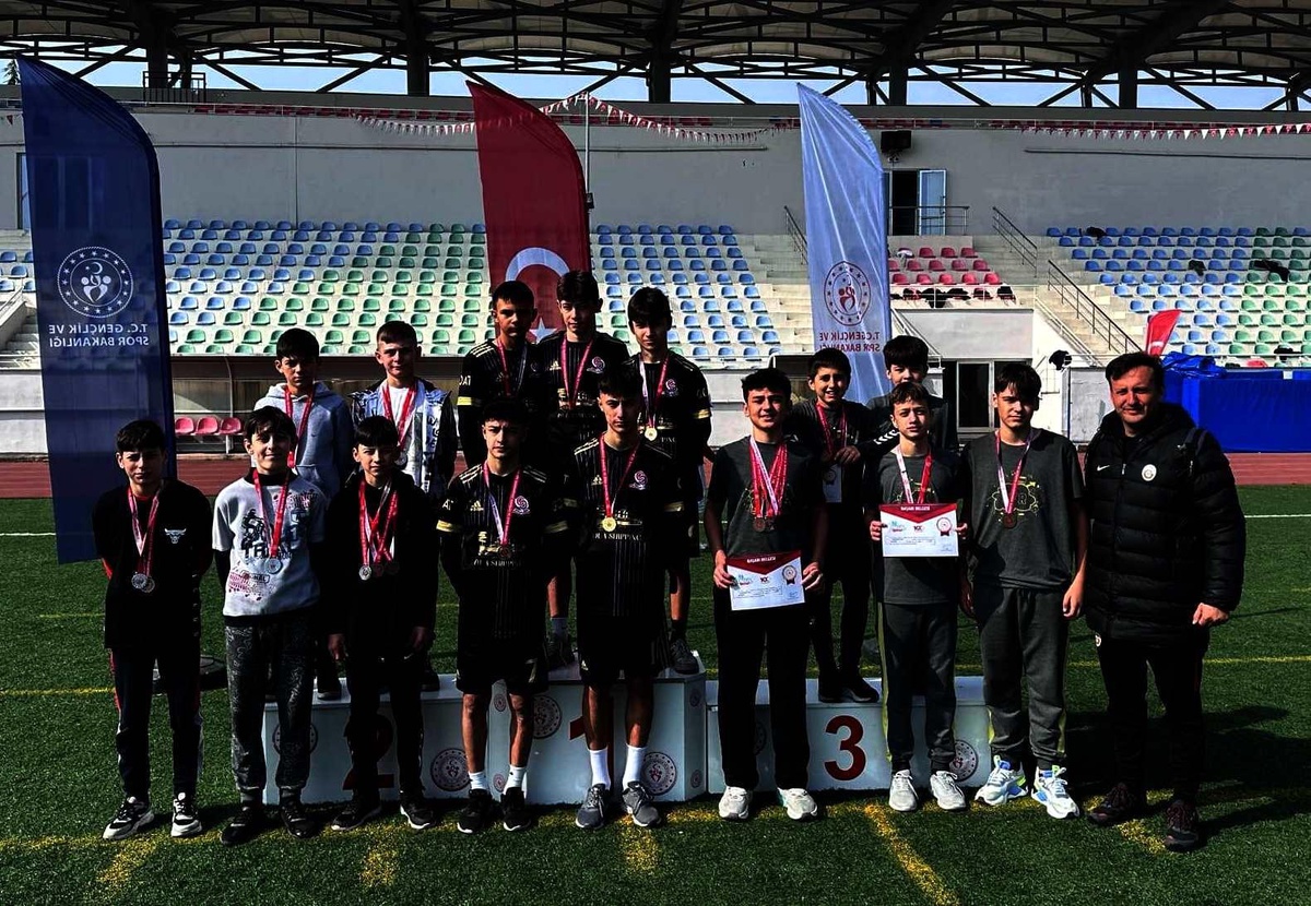 Okul Sporları Puanlı Atletizm Yıldızlar Müsabakaları Düzce\'de Yapıldı