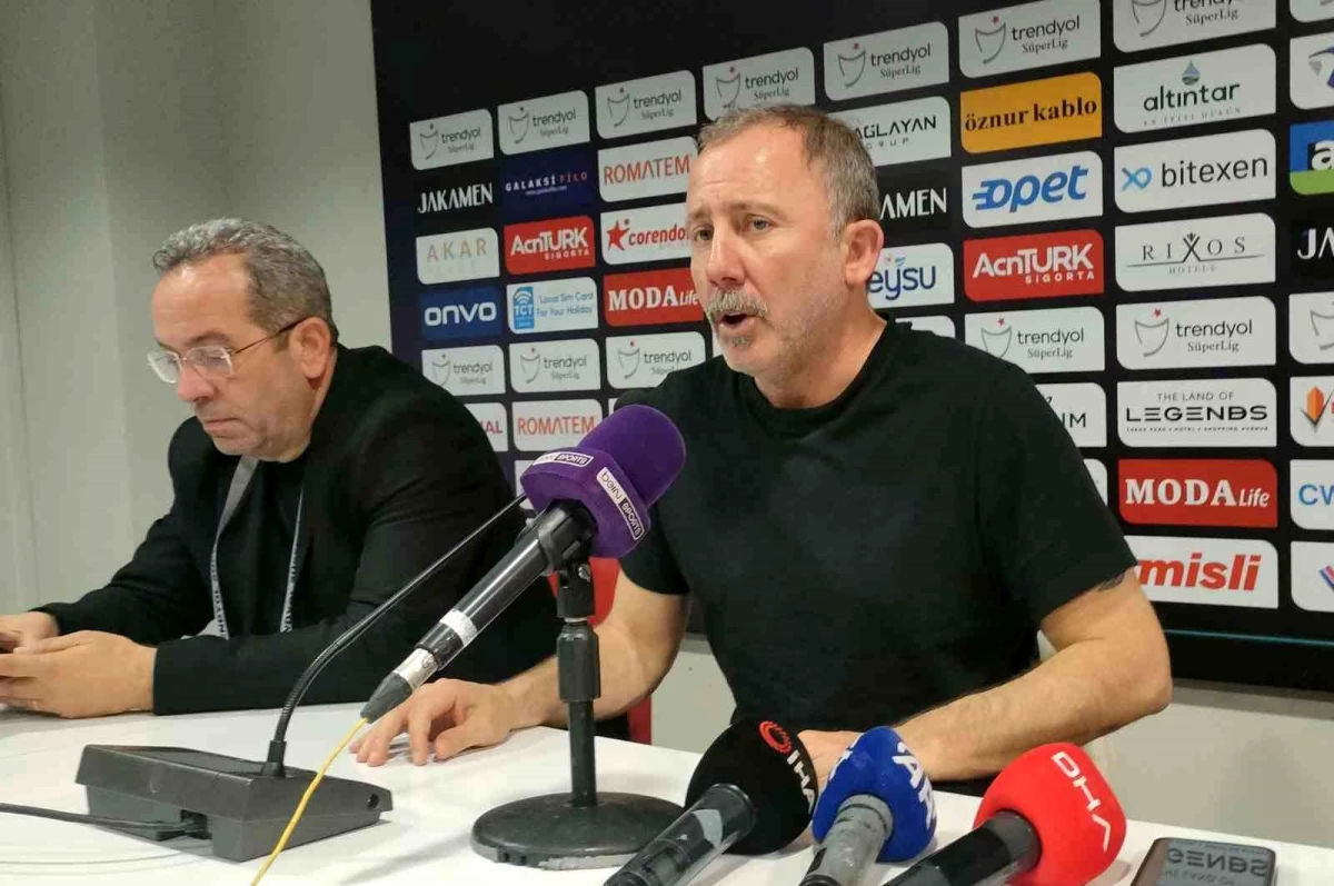 Antalyaspor Teknik Direktörü Sergen Yalçın: Gaziantep FK galibiyeti oyuncularımıza nefes aldırdı