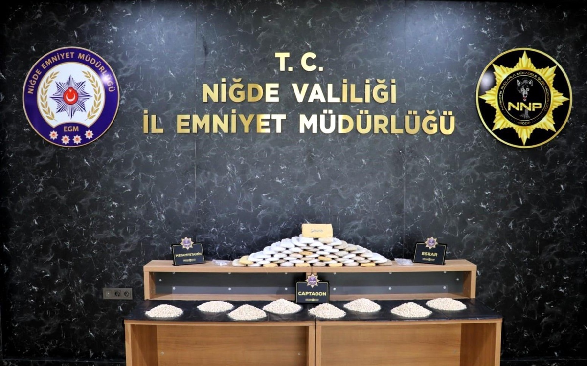 Niğde\'de 2 Milyon 300 Bin TL Değerinde Uyuşturucu Ele Geçirildi
