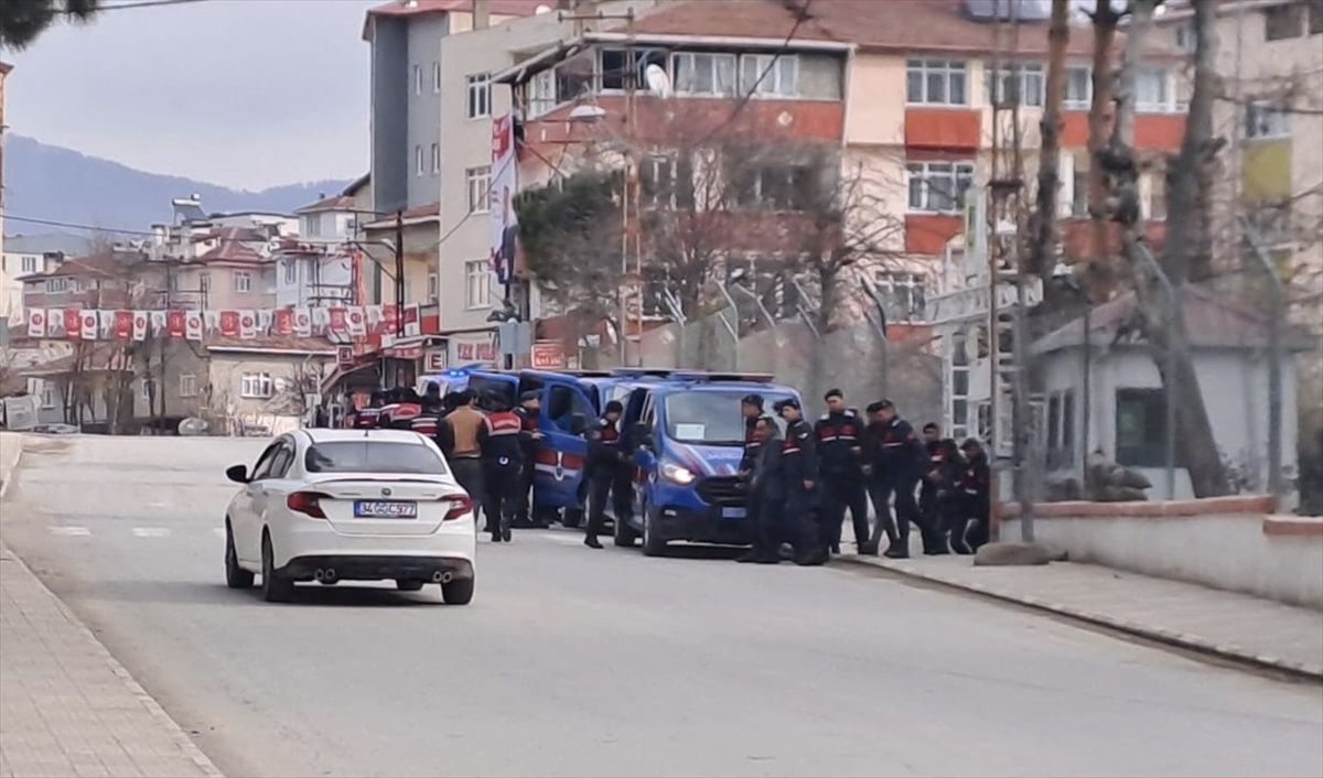 Sinop\'ta Muhtar Adayına Yapılan Saldırıya İlişkin 12 Şüpheli Tutuklandı